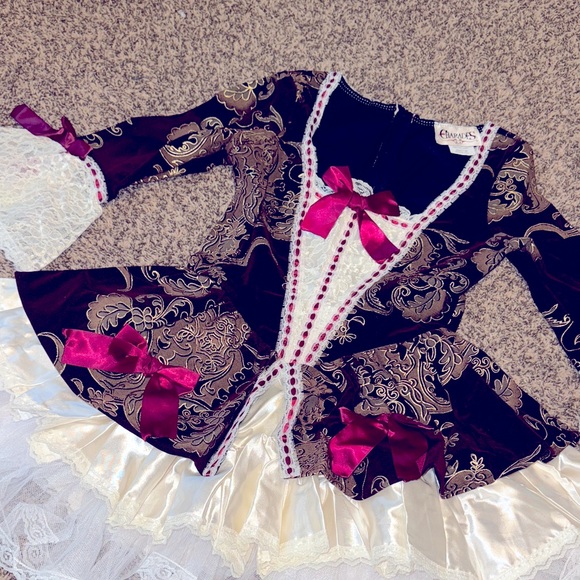 CHARADES ADULT XS TREASURE ISLAND PIRATE LADY COSTUME. WINE/GOLD. - Picture 1 of 8